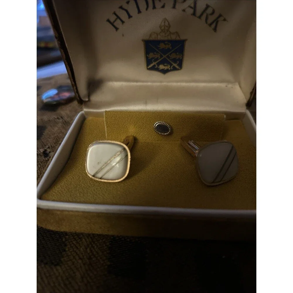 Vintage Hyde Park Set Gold Tone Cuff Links and Tie Tack Set EUC!! Box Is Stained